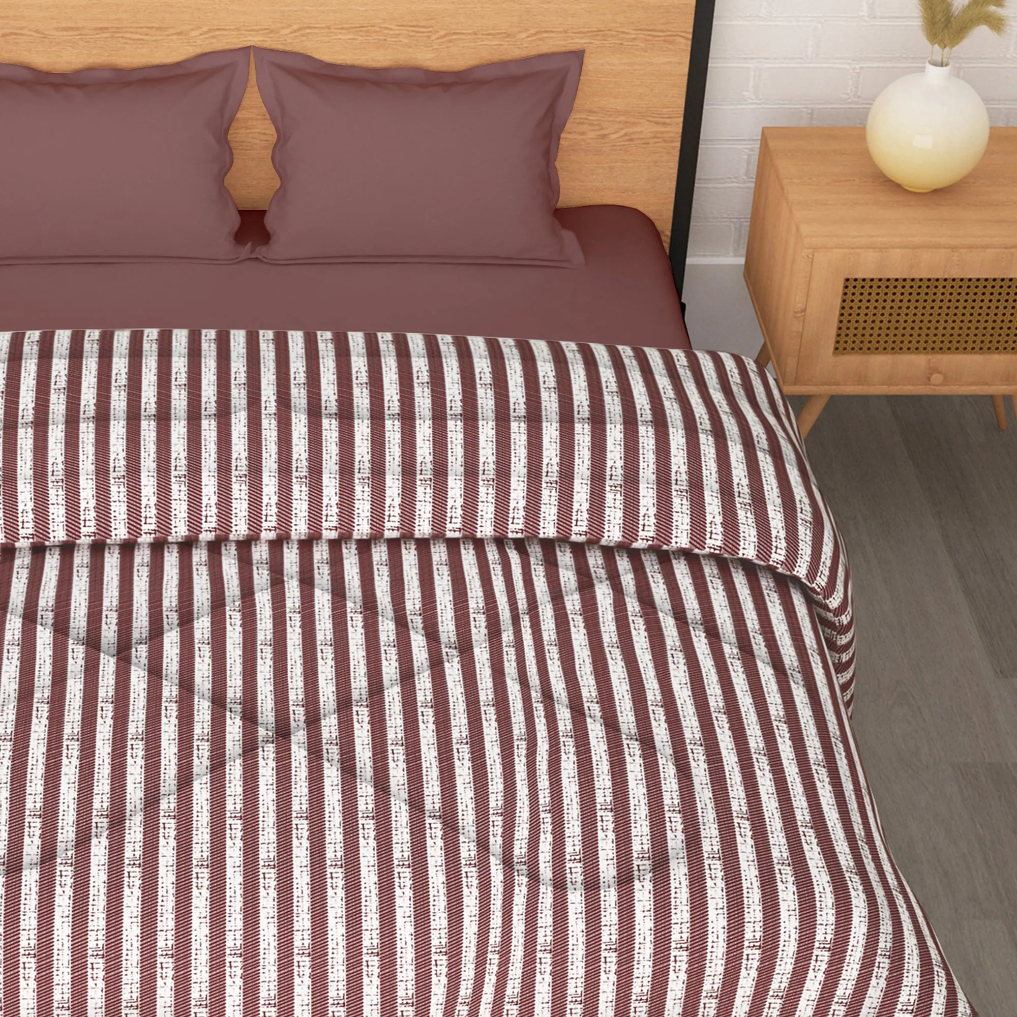 180 GSM Maroon Stripes Microfiber Fusion Reversible Double / Single Comforter