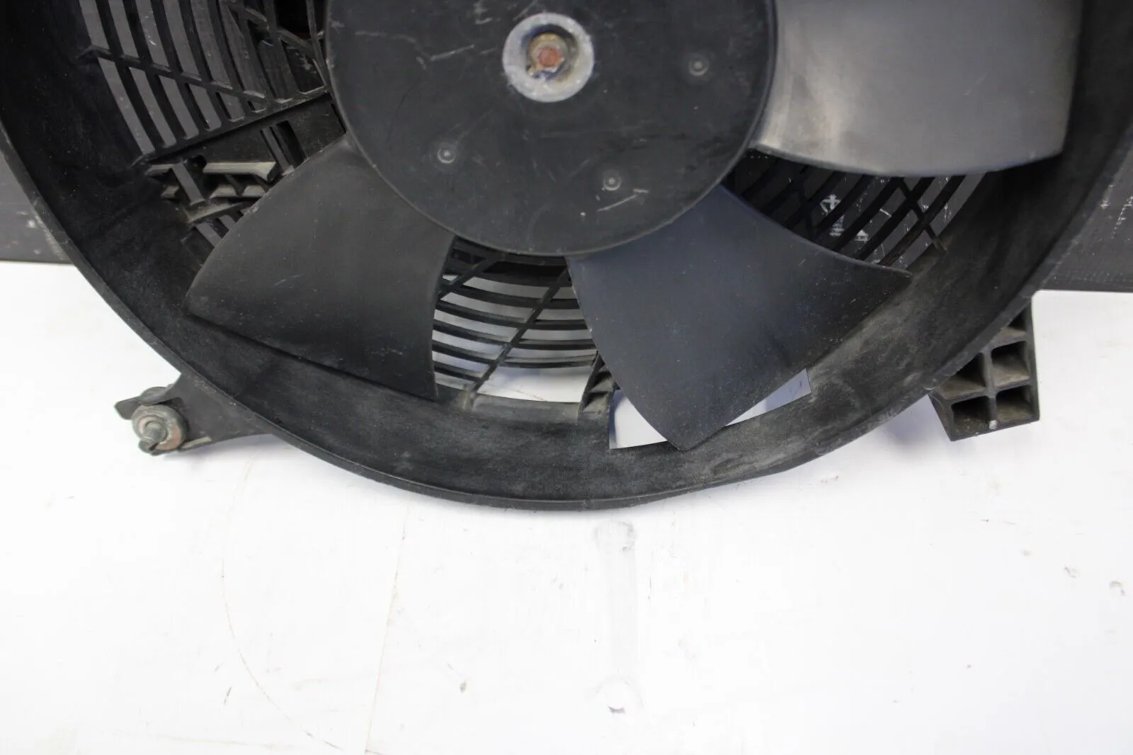 2003-2006 Mitsubishi Lancer Evolution Evo 8 & 9 AC FAN ASSEMBLY