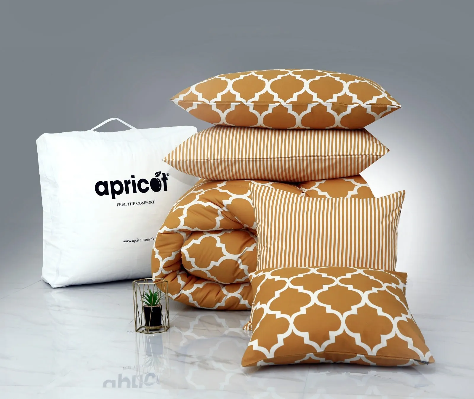 8 PCs Winter Comforter Set-Mustard Geometric