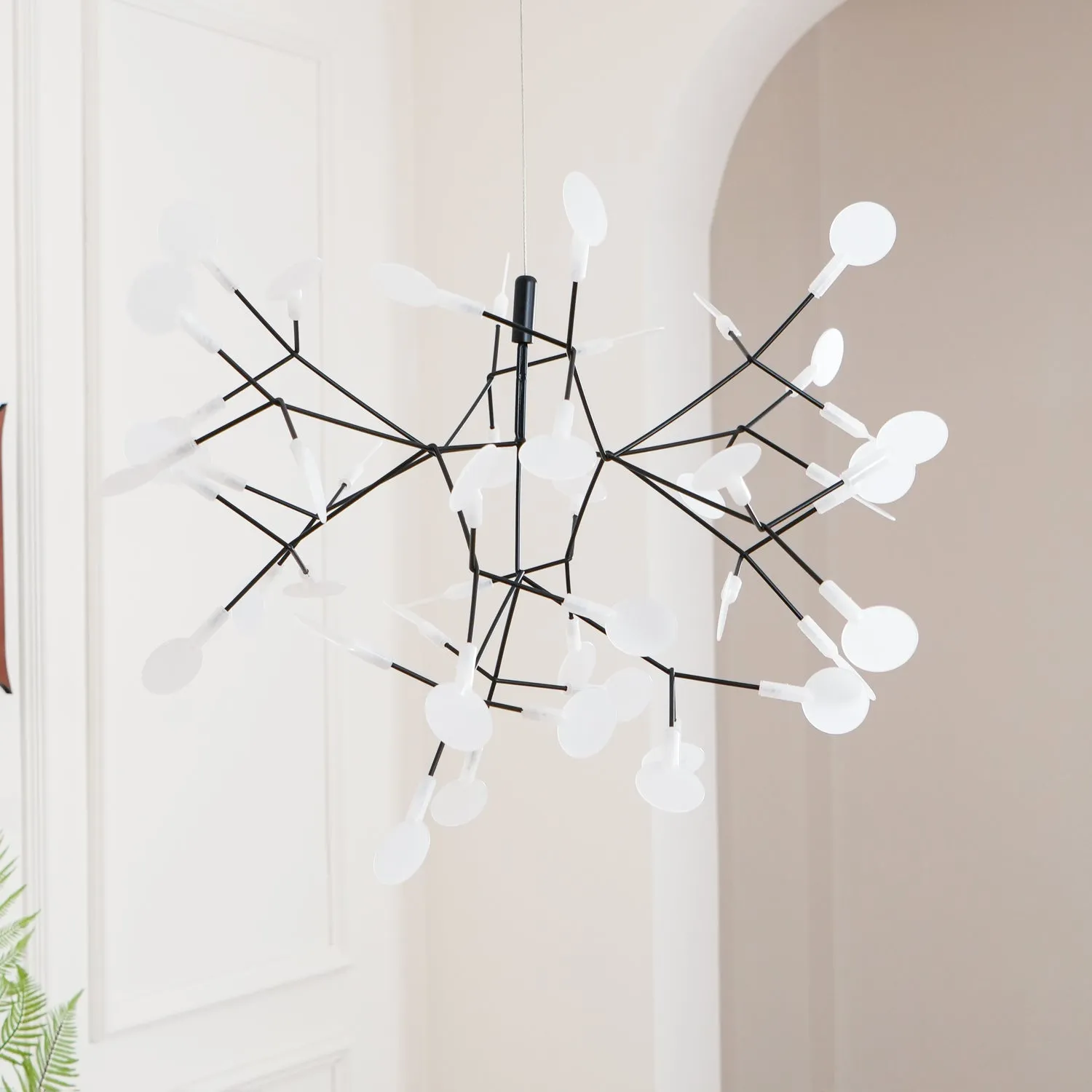 Heracleum Black Chandeliers