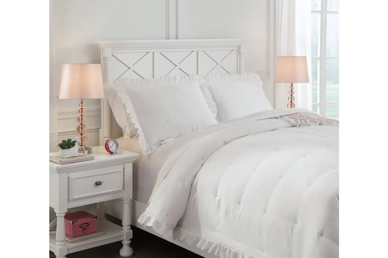 Jenalyn White/Light Pink Full Comforter Set