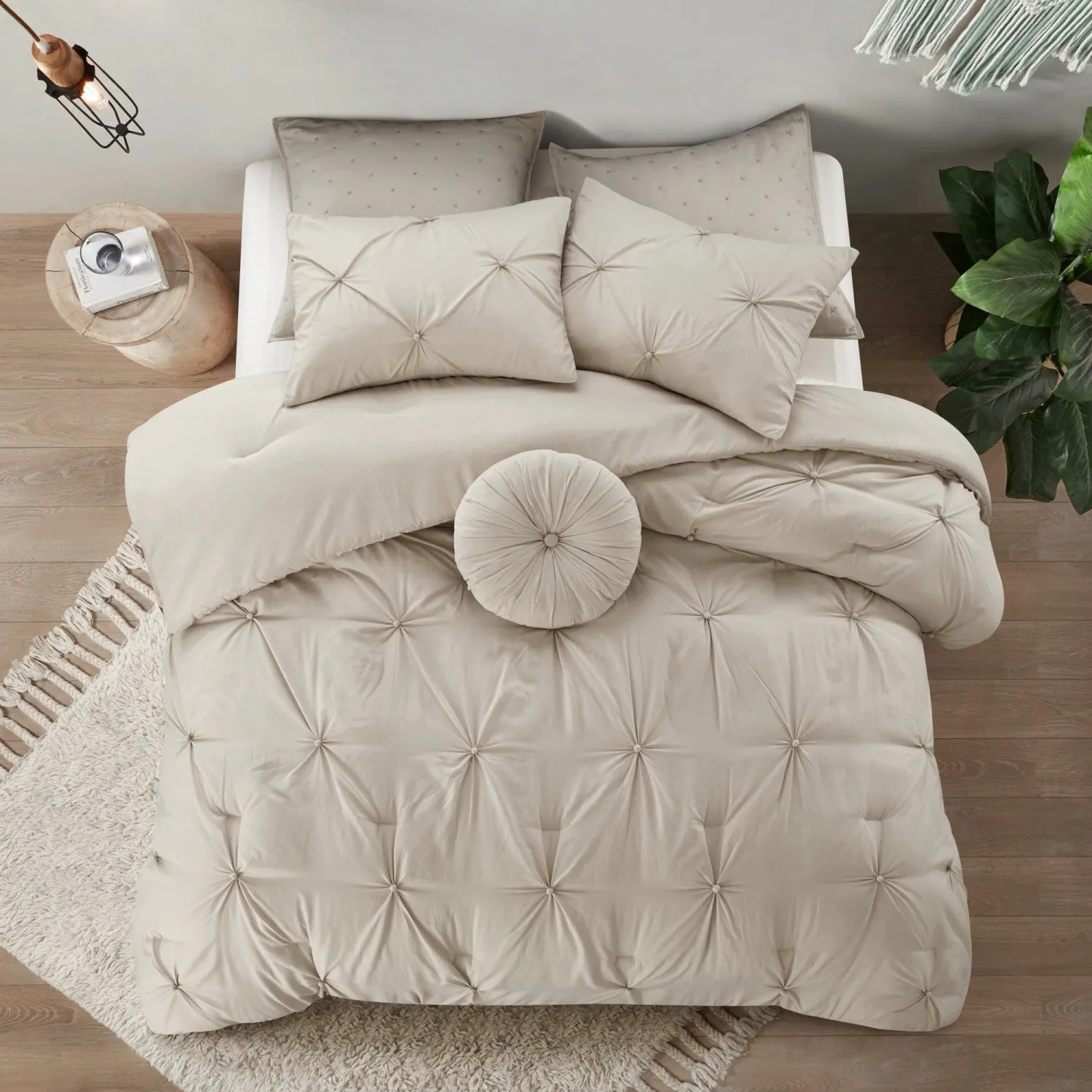 Kiana Comforter Set