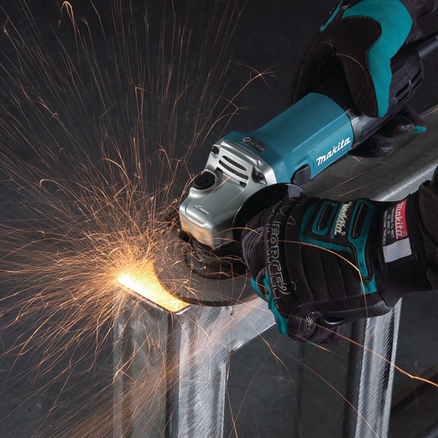 Makita (HR2641X1) 1" SDS‑PLUS AVT® Rotary Hammer (D‑handle) and 4‑1/2" Angle Grinder