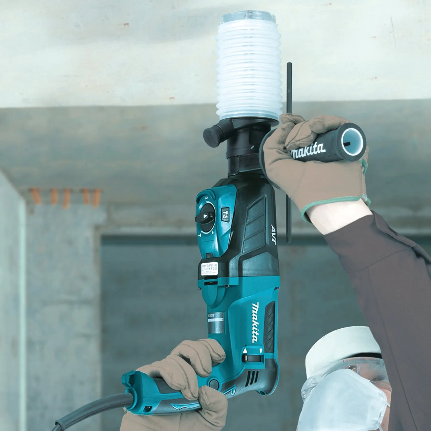 Makita (HR2641X1) 1" SDS‑PLUS AVT® Rotary Hammer (D‑handle) and 4‑1/2" Angle Grinder