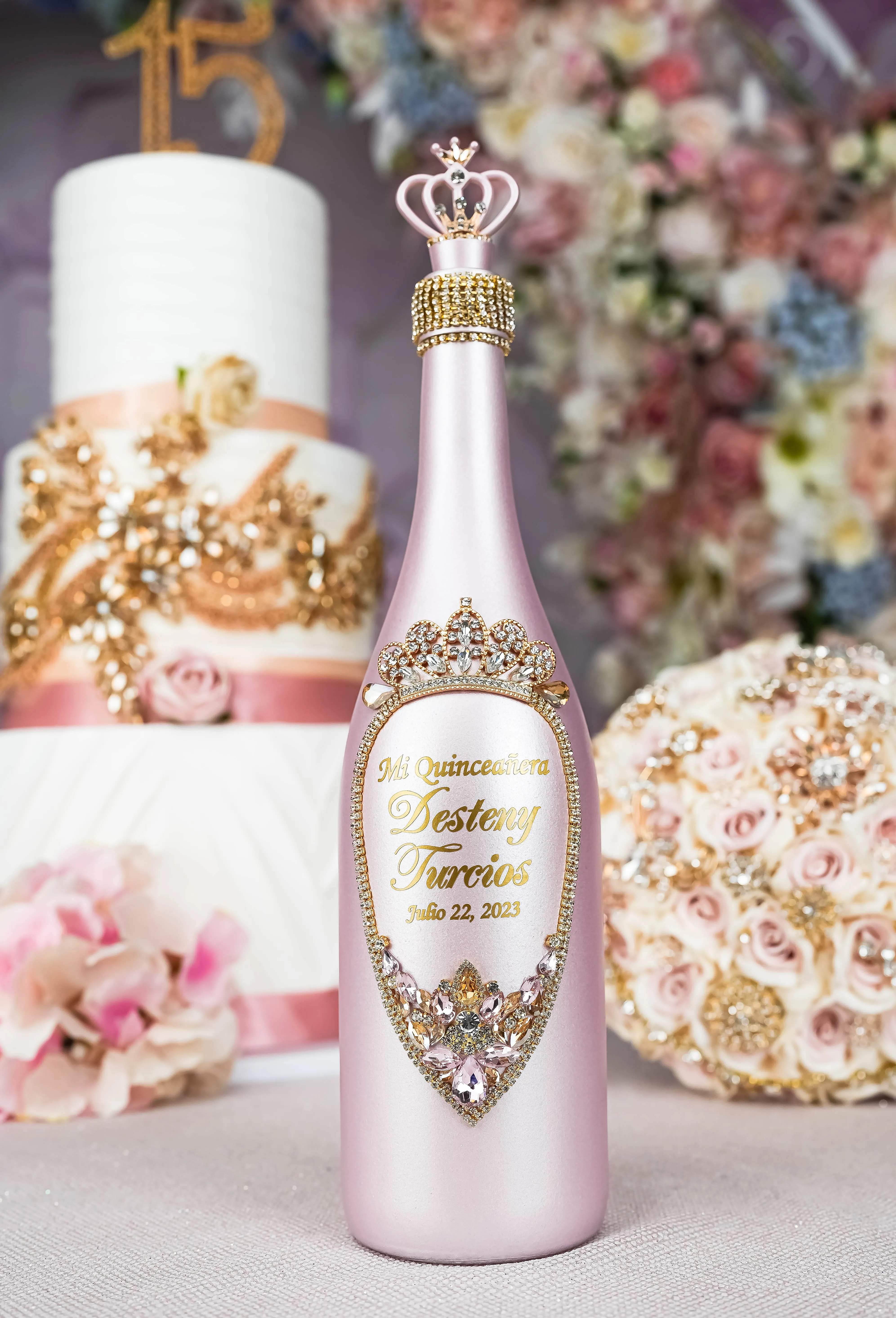 Pink and Gold quinceanera bottle with 1 glass